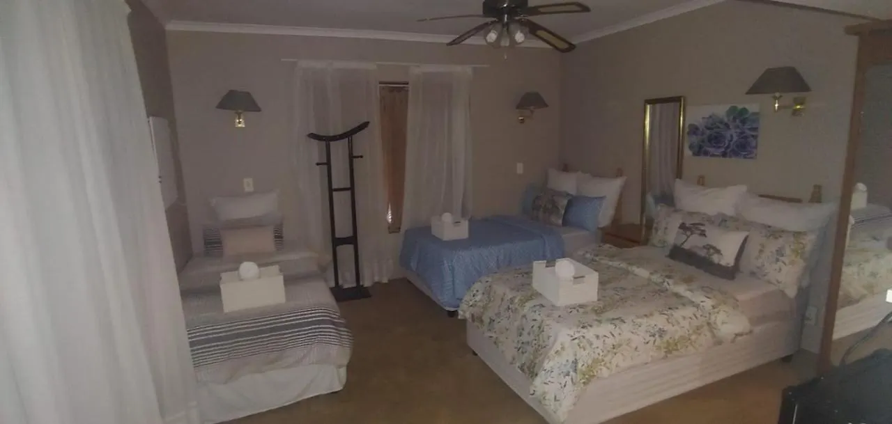 ** Konukevi Zenith House Loevestein Self Catering Accomodation Cape Town Güney Afrika